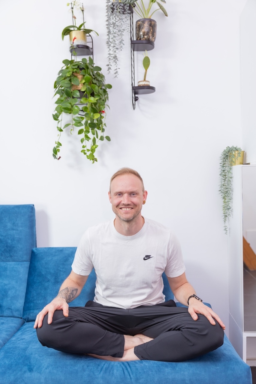 https://registratie-aanbod.vrouwennet.be/uploads/aanbod/maarten-coart-yogalimbs-vrouwennet-photo-1_1782912595.jpg
